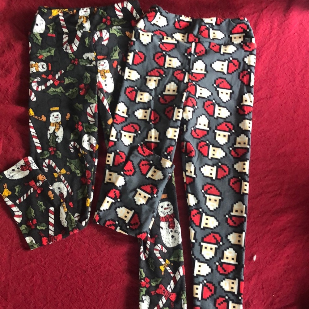 Two cute LulaRoe Christmas edition leggings